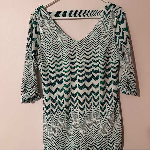 Charlotte Russe Dresses & Skirts - Charlotte Russe Teal Chevron Long Sleeve Dress